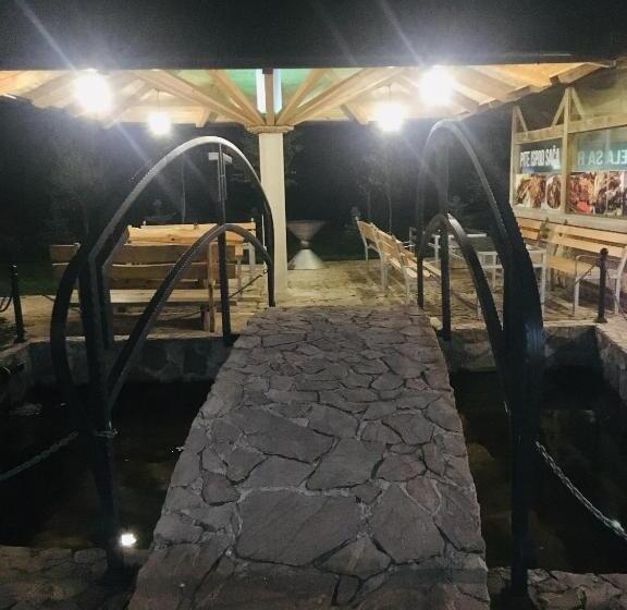 Omladinski Hotel Rostovo