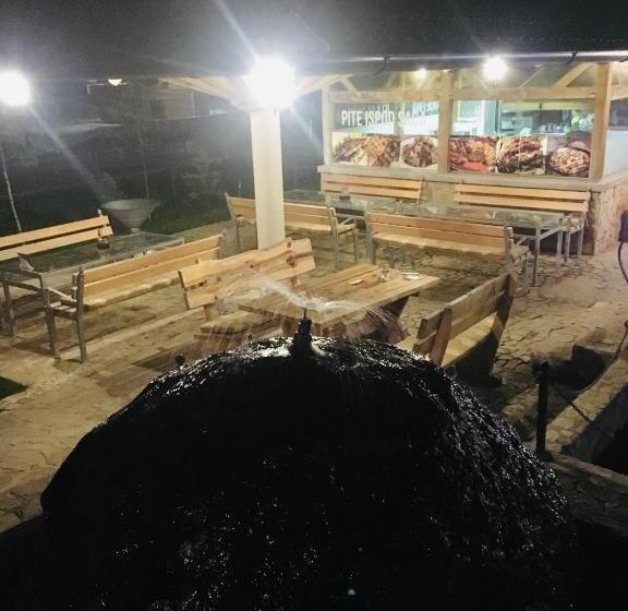 Omladinski Hotel Rostovo