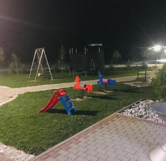 Omladinski Hotel Rostovo