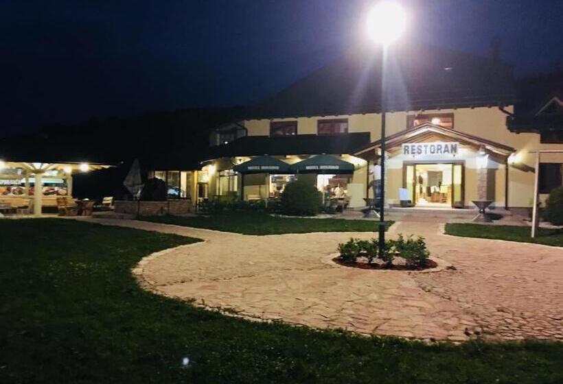 Omladinski Hotel Rostovo