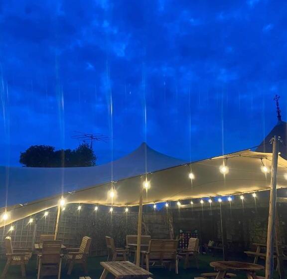 호스텔 Hq Pencadlys