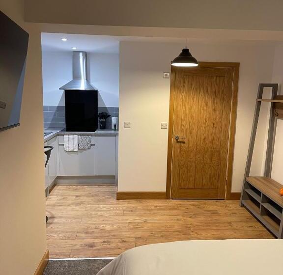 호스텔 Hq Pencadlys