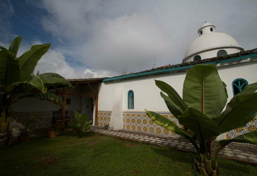 هاستل Las Palmeras Inn