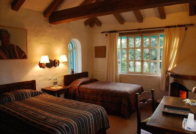 הוסטל Las Palmeras Inn