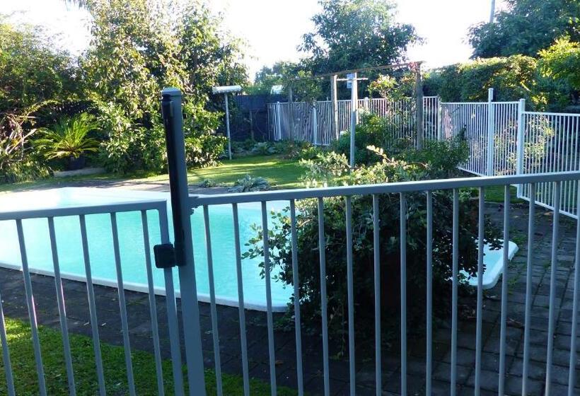 Ashcroft Gardens Bed & Breakfast