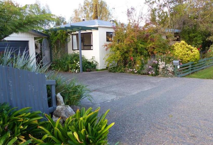 Ashcroft Gardens Bed & Breakfast