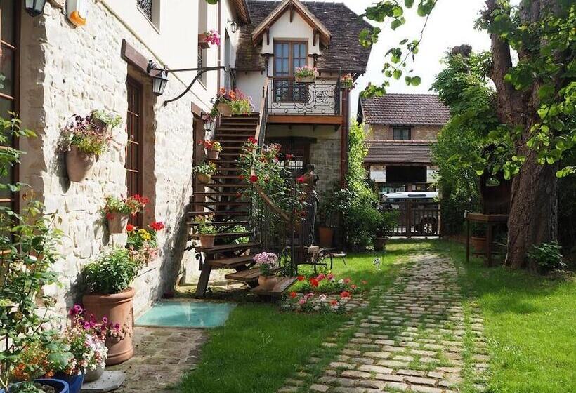 Bed and Breakfast Besharat Gallery & Museum