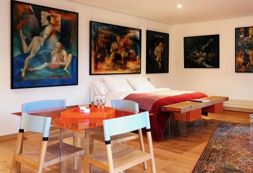 Bed and Breakfast Besharat Gallery & Museum