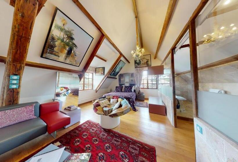 Bed and Breakfast Besharat Gallery & Museum