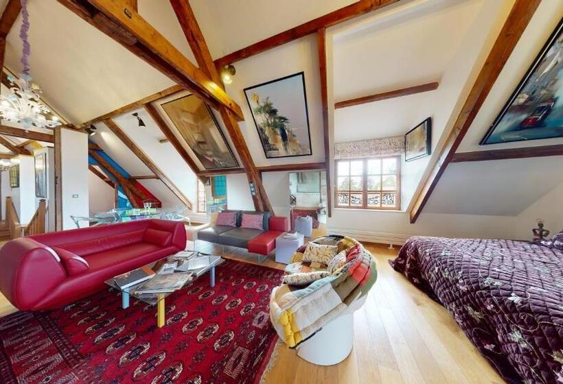 Bed and Breakfast Besharat Gallery & Museum