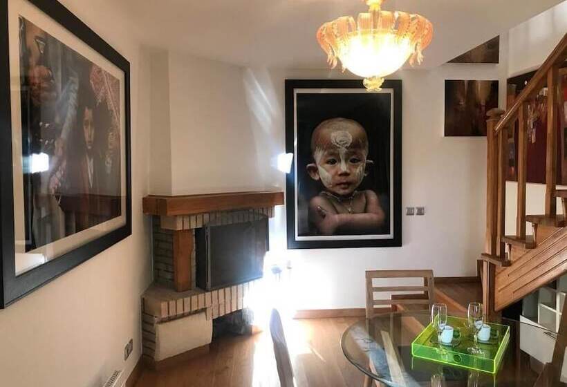 Bed and Breakfast Besharat Gallery & Museum