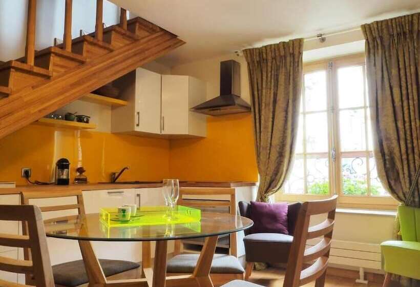 Bed and Breakfast Besharat Gallery & Museum