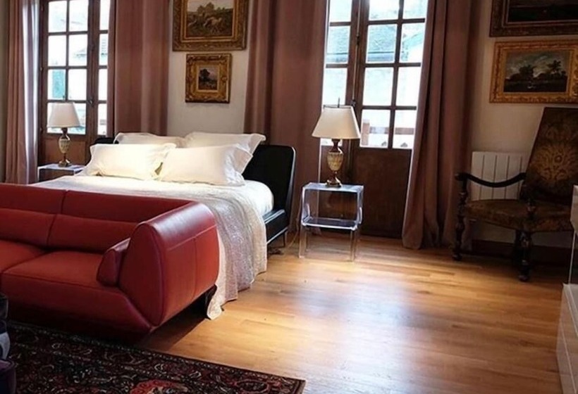 Bed and Breakfast Besharat Gallery & Museum