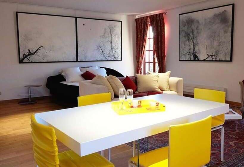 Bed and Breakfast Besharat Gallery & Museum