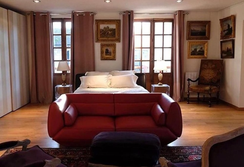 Bed and Breakfast Besharat Gallery & Museum