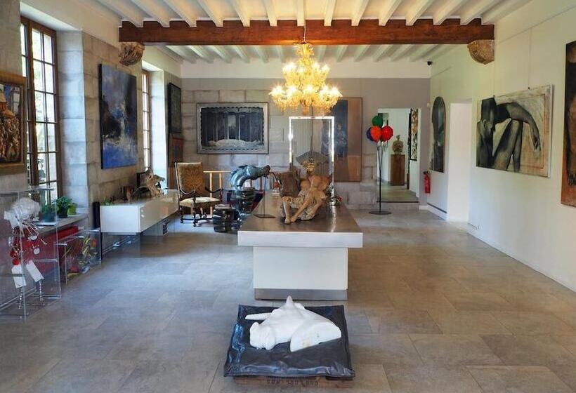 Bed and Breakfast Besharat Gallery & Museum