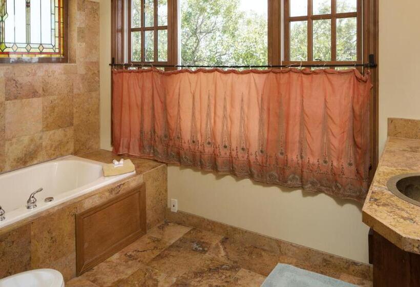 مبيت وإفطار Blue Lake Ranch