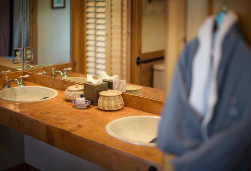 مبيت وإفطار Blue Lake Ranch