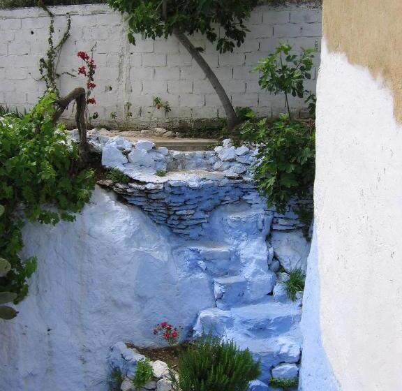 تختخواب و صبحانه Dar Dalia