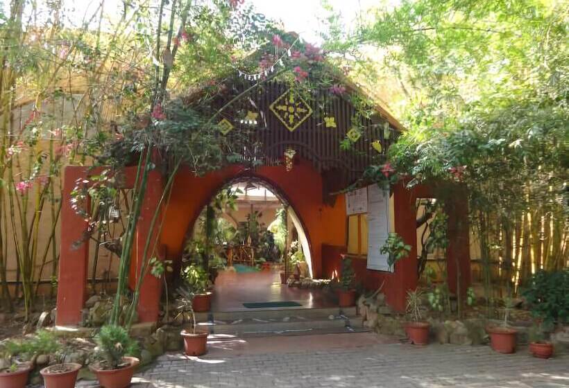 Country Club Wildlife Resort