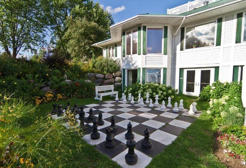 Elmhirst's Resort
