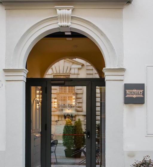مسافرخانه Palazzo 42   Boutique Hotel & Suites