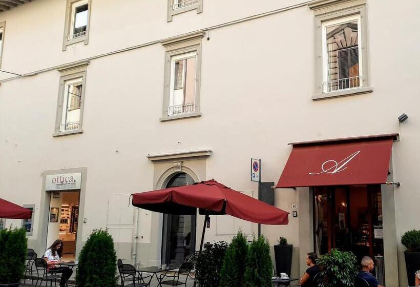 مسافرخانه Palazzo 42   Boutique Hotel & Suites