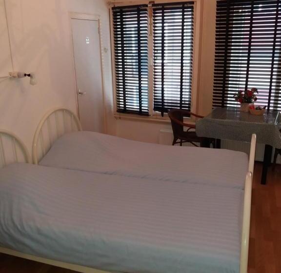 Hostel Pension Tivoli