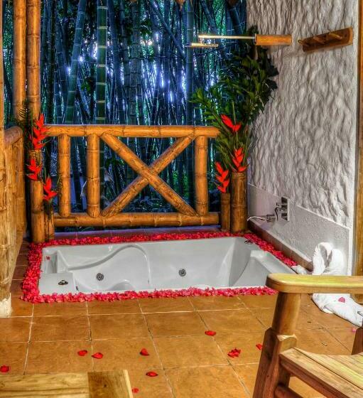 هتل Bosques Del Saman Alcala