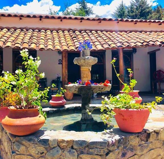 هتل El Patio De Monterrey