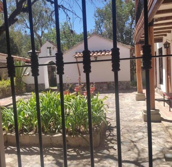 هتل El Patio De Monterrey