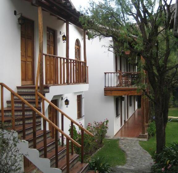 هتل El Patio De Monterrey