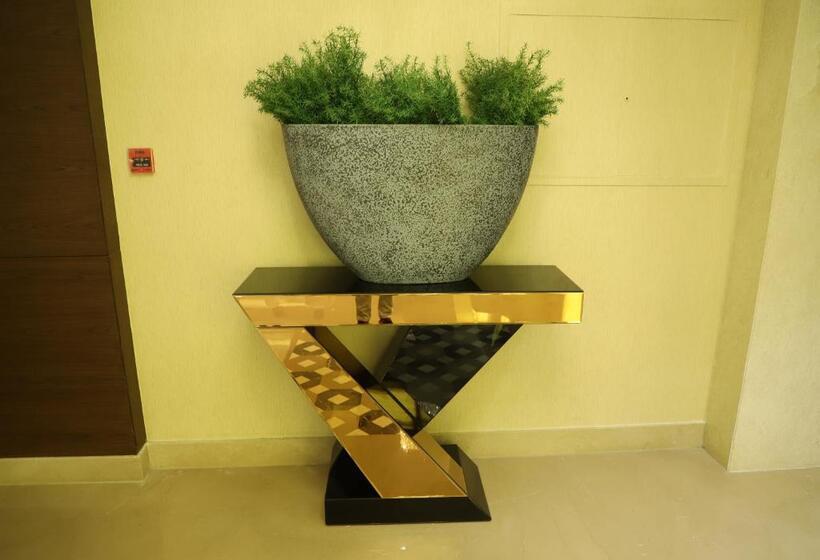 هتل Geeta Sarovar Portico Panipat