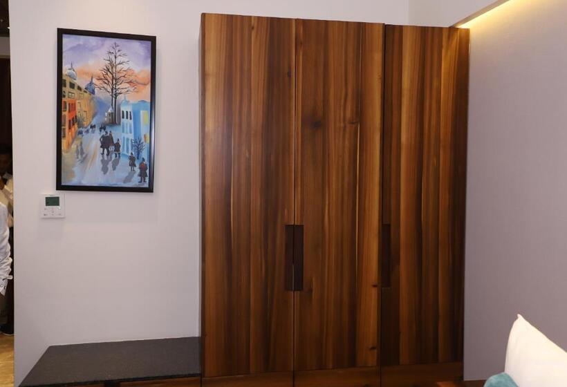 هتل Geeta Sarovar Portico Panipat