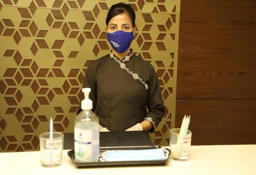 هتل Geeta Sarovar Portico Panipat