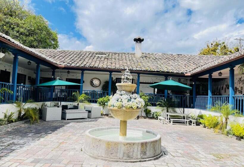 هتل Hacienda Hosteria Chorlavi