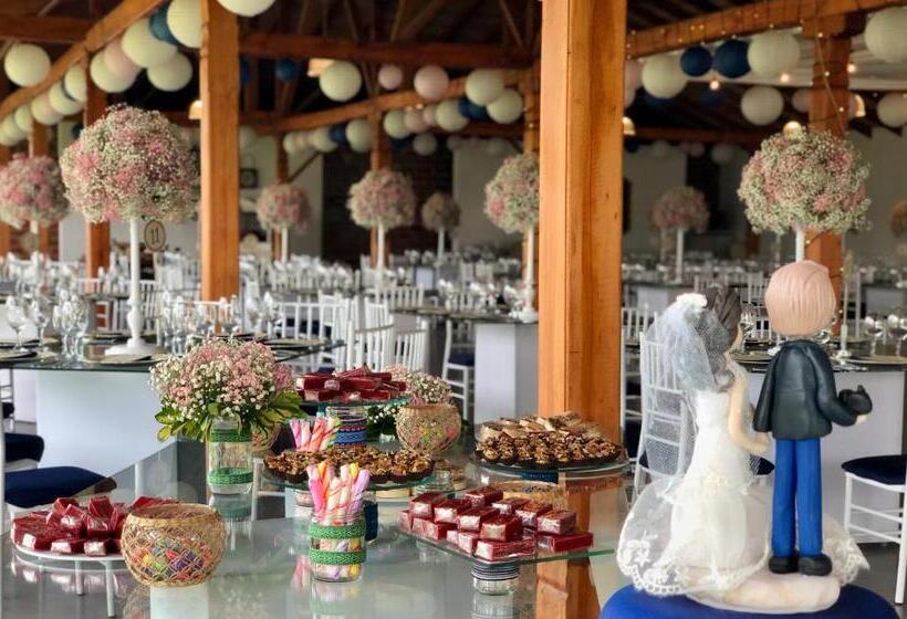 هتل Hacienda Hosteria Chorlavi