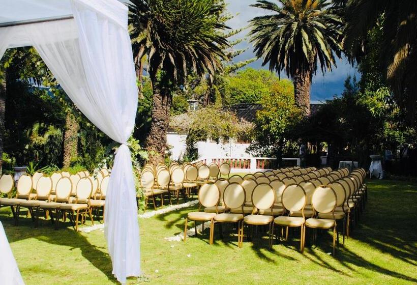 هتل Hacienda Hosteria Chorlavi