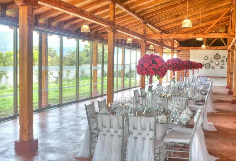 هتل Hacienda Hosteria Chorlavi