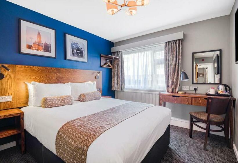 Отель The Red Lion By Innkeeper S Collection