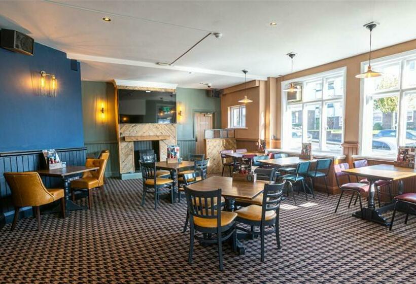 Отель The Red Lion By Innkeeper S Collection