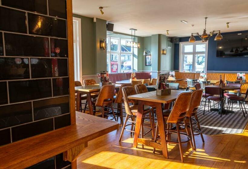 Отель The Red Lion By Innkeeper S Collection