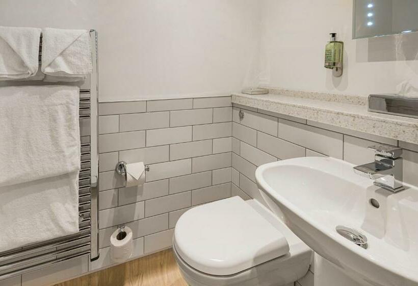 Отель The Red Lion By Innkeeper S Collection