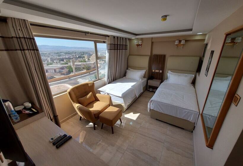 هتل Jordan Seasons