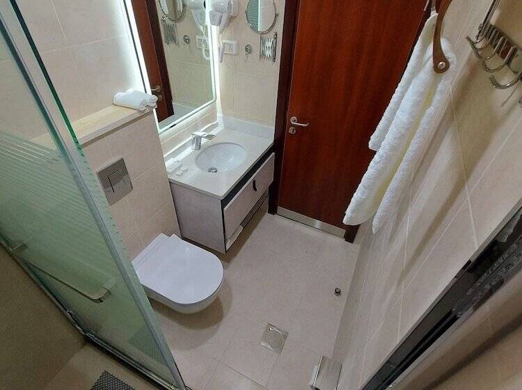 هتل Jordan Seasons