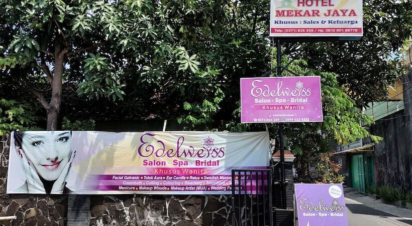 בית מלון כפרי Keluarga Mekar Jaya Syariah Near Uns Solo