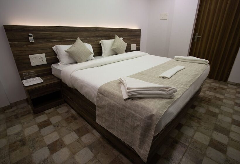 בית מלון כפרי Mayura Novacity Goa