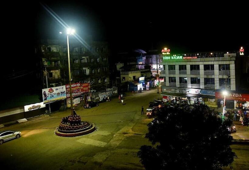 בית מלון כפרי Monarch Center Point Near Dahanu Beach, Bordi