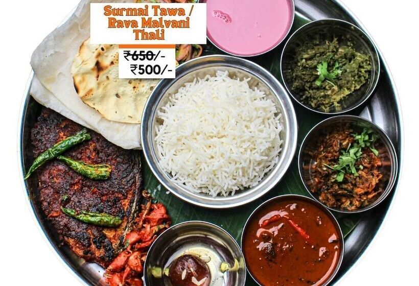 בית מלון כפרי Monarch Center Point Near Dahanu Beach, Bordi