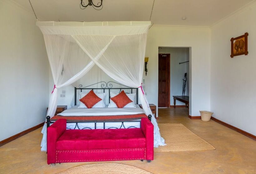 Отель Moyoni Airport Lodge